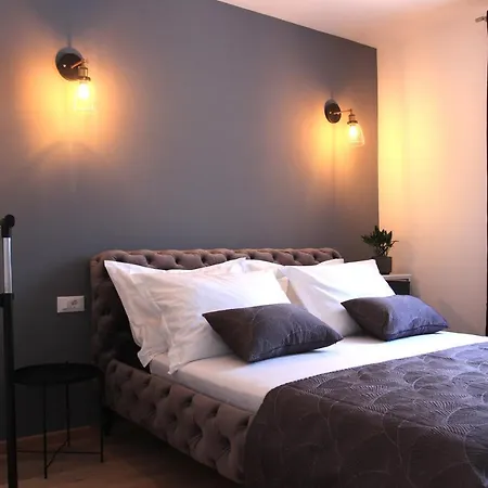 Art & Industrial Apartment Solin