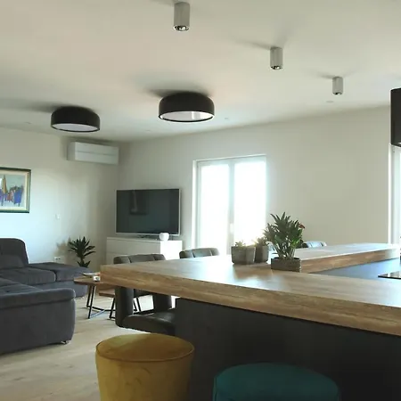 Apartment Art & Industrial *