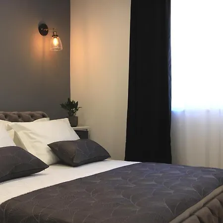 Apartment Art & Industrial Solin