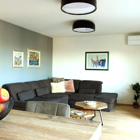 Apartment Art & Industrial *